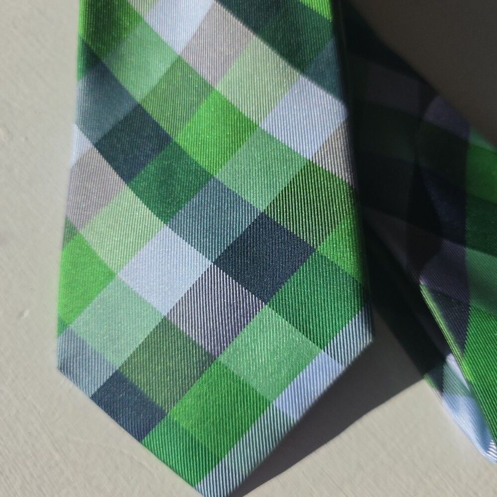 Tommy Hilfiger Mens Silk Necktie Green Blue Geometric Plaid Preppy Corp Tie - Picture 1 of 6